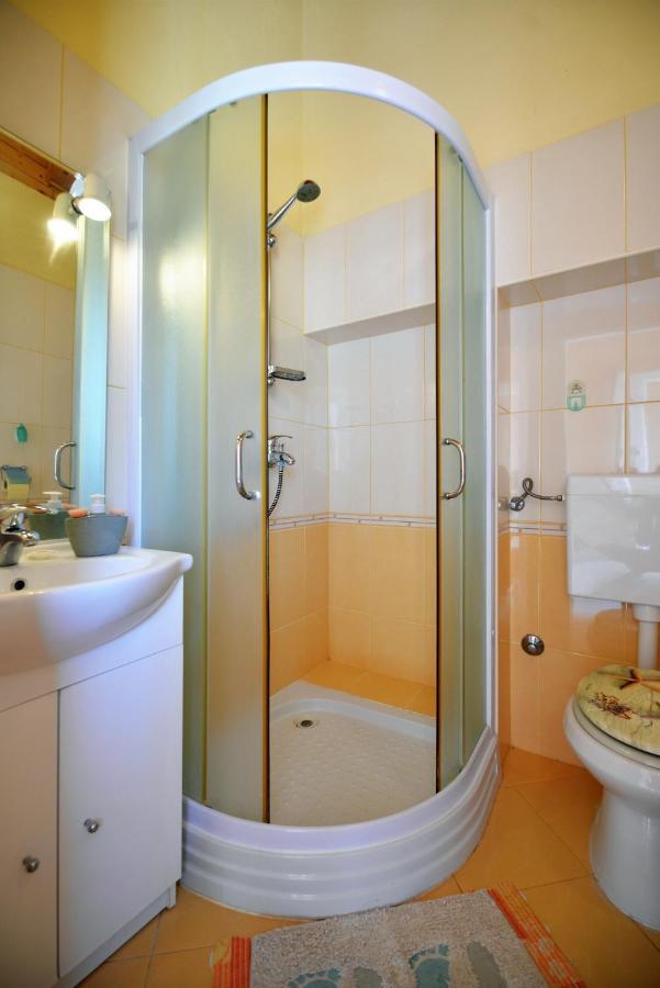 Apartments With A Parking Space Murter - 5097 외부 사진